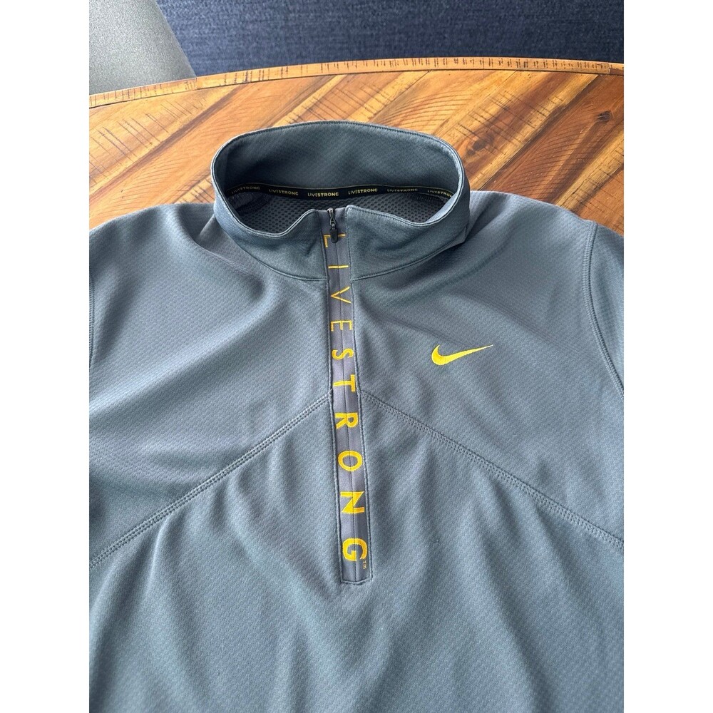 Vintage Nike LIVESTRONG Dri-FIT 1/2 Zip Pullover Windshirt Men’s Large Y2K